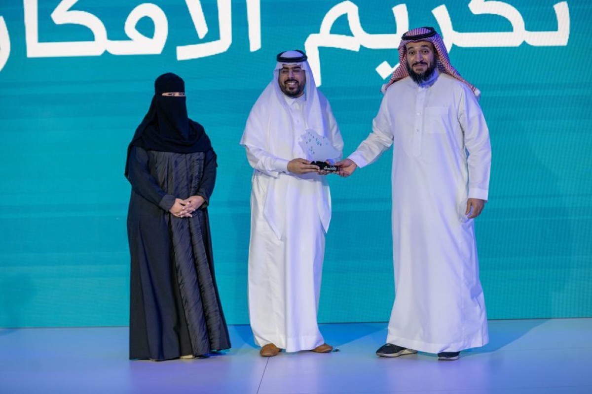 فريق تالمال يتسلّم جائزة المركز الأول